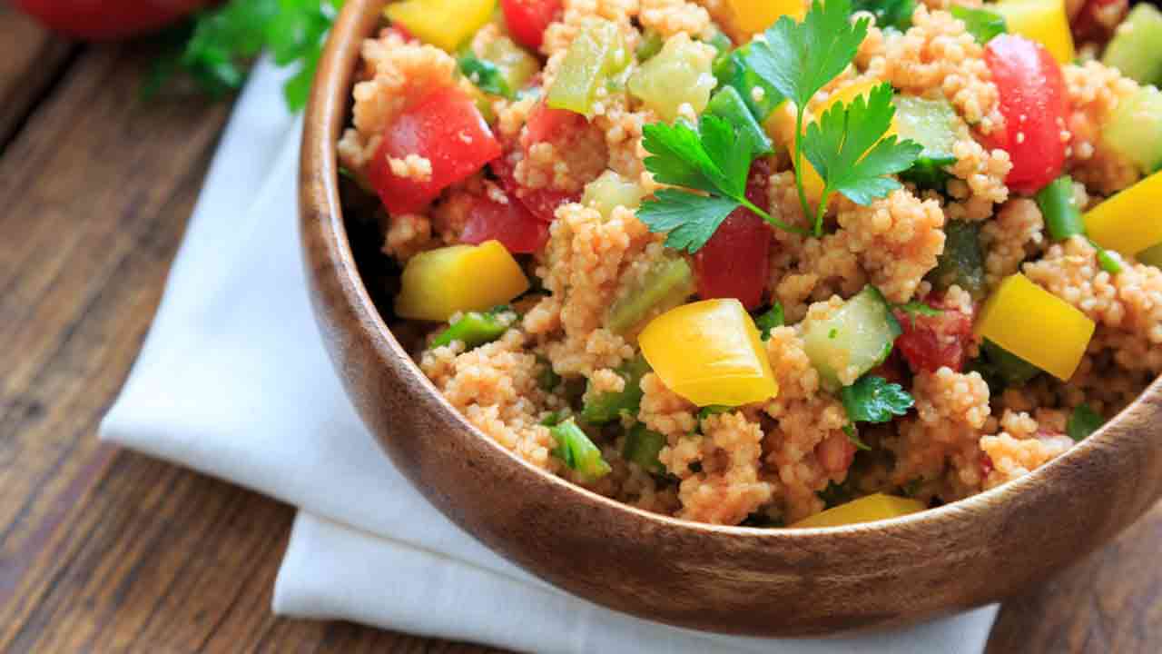 Foodiary Rezept: veganes Tomaten Couscous Mittagessen
